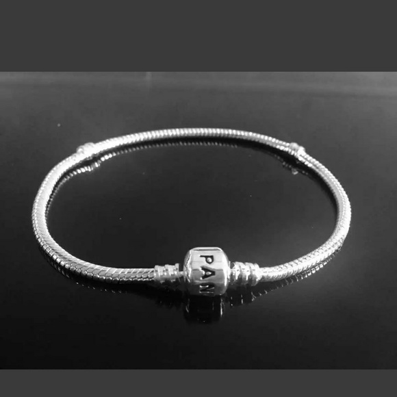 Charm bracelet. - Picture 6 of 7